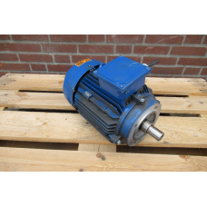 .3 KW 2900 RPM Asmaat 28 mm flens B14. used